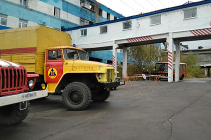 Более 200 горняков начали эвакуировать из шахты в Коми из-за задымления