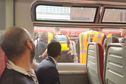 Напуганные Библией пассажиры выпрыгнули из лондонского поезда
