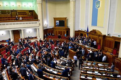 В Раде предложили ограничить право украинцев на выезд в Россию