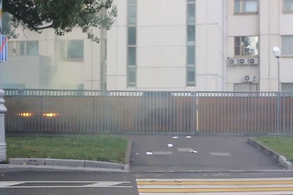 В Москве закидали дымовыми шашками информационный центр НАТО