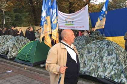 Украинские силовики отказались сносить палаточный лагерь у здания Рады