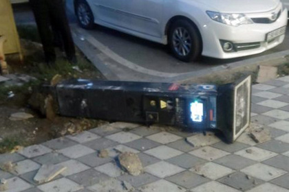 Житель Баку разбил отказавшийся продать ему билет в Россию парковочный автомат