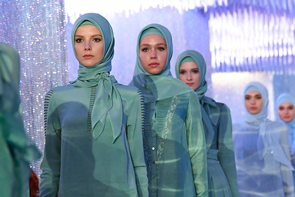 Дочь Кадырова показала в Москве новую коллекцию одежды