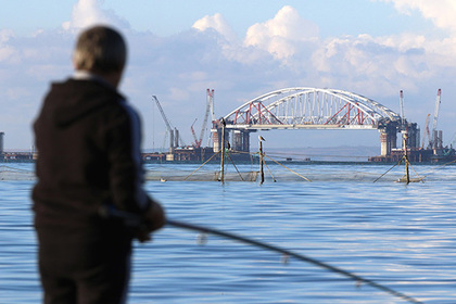 Движение по мосту в Крым откроется до конца 2018 года