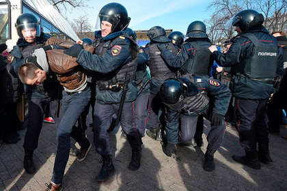 Ударивший полицейского на Пушкинской площади москвич получил 1,5 года колонии