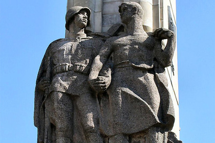 Памятник советским солдатам в Польше сдадут на металлолом