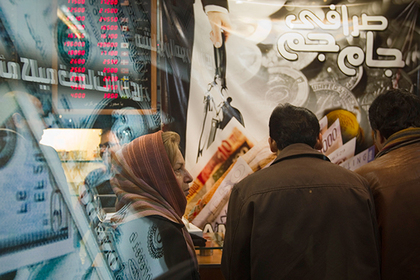 Иран полностью отказался от доллара