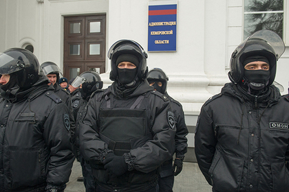 Число полицейских на митинге в Кемерове увеличилось в десять раз