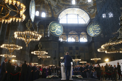 Эрдоган разозлил христиан исламской молитвой в бывшем православном храме