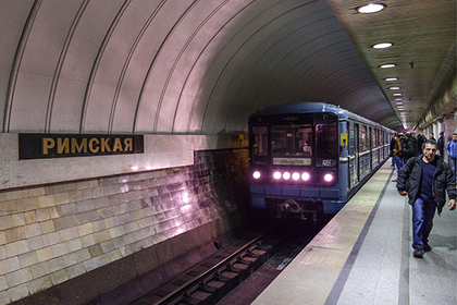 Спецназовец спас упавшего на рельсы пассажира столичного метро