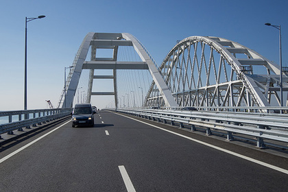 На Крымском мосту произошла первая авария