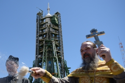 РПЦ пообещала освящать ракеты после перестановки в «Роскосмосе»