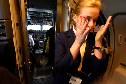 Десятки ирландцев устроили потасовку в самолете и сорвали рейс на Ибицу
