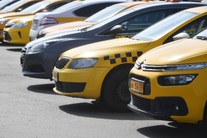 Таксист обманул исландца и довез до центра за 50 тысяч рублей