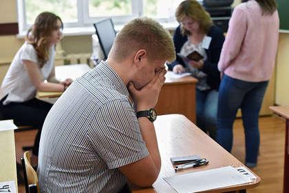 Ухудшение качества знаний у школьников заметило подавляющее число россиян