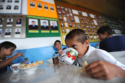 В дагестанском спортивном лагере отравились 83 ребенка
