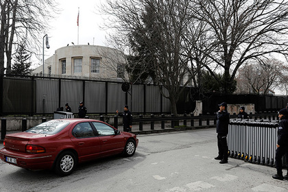 Неизвестные обстреляли посольство США в Турции и уехали