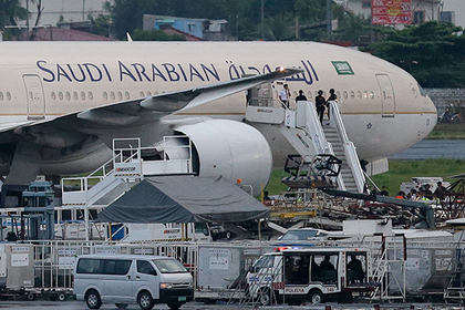 Арабская авиакомпания выкинула пассажира с рейса из-за внешнего вида