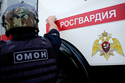 Беременную россиянку избили в магазине и обвинили в нападении на росгвардейцев