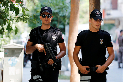Грустный турок попытался найти утешение в полиции и угодил под арест