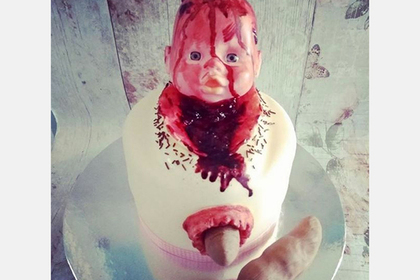 Реалистично изображающий роды торт вызвал омерзение у пользователей сети
