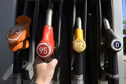 Правительство признало невозможность снижения цен на бензин