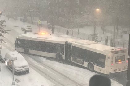 Снегопад парализовал Нью-Йорк