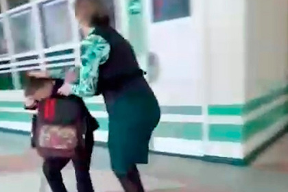 Россияне заступились за избившую школьника учительницу