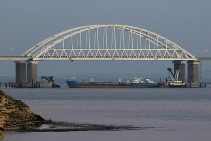 Гражданским судам разрешили движение по Керченскому проливу