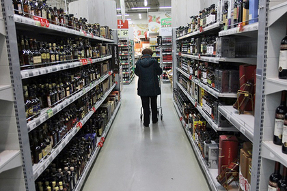 Россияне поддержали идею продажи алкоголя с 21 года