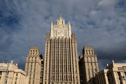 Москва прокомментировала запрет российским мужчинам ездить на Украину