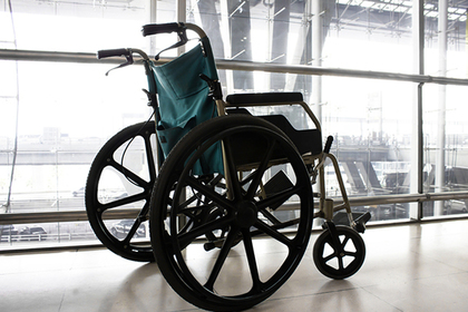 Скорбящую пенсионерку вынудили ночевать в инвалидном кресле в аэропорту