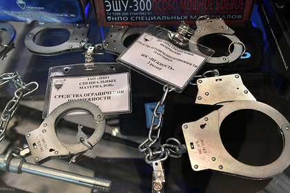 К Новому году МВД закупит 100 тысяч комплектов наручников «Нежность»