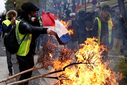 Франция поищет вмешательство России в протестах «желтых жилетов»