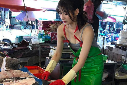 «Самую красивую продавщицу рыбы» нашли в Китае