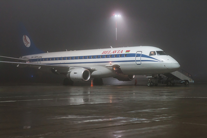 Белорусский самолет сбил украинские фонари и устроил переполох в аэропорту