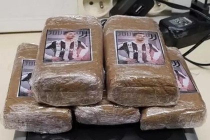 Наркоторговец упаковал марихуану в пакеты с изображением Роналду