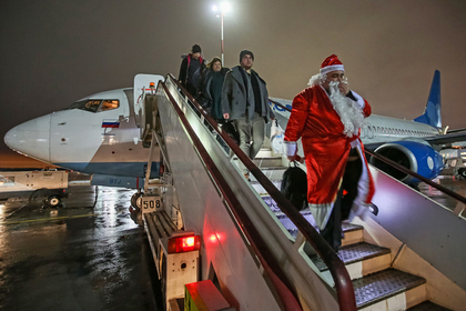 «Победа» бесплатно перевезла почти две тысячи Дедов Морозов