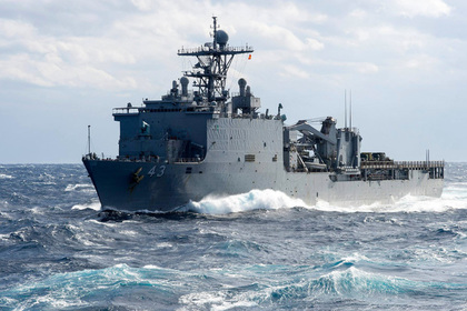 Десантный корабль США уплыл из Черного моря