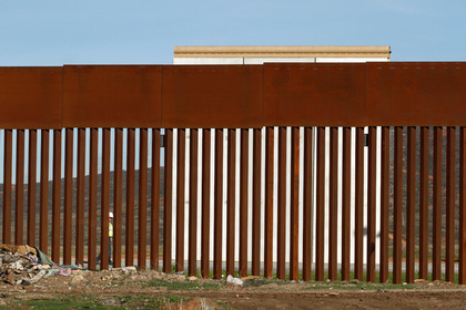Трамп выложил фото стены на границе с Мексикой