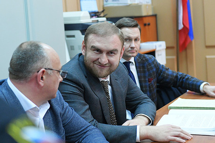Арест Арашукова связали со списанием газовых долгов Чечни