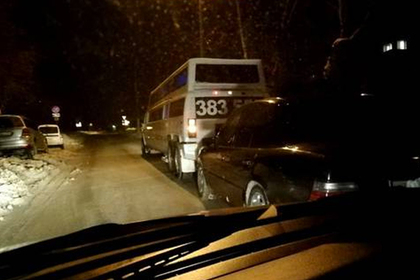 Сын российского мэра избил мешавшего кататься на лимузине полицейского