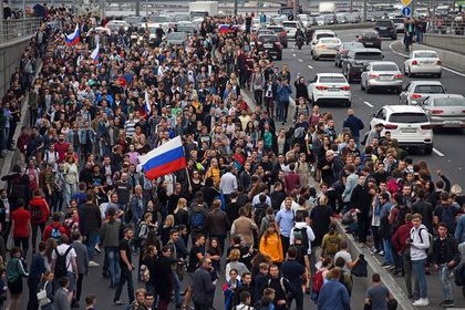 Россияне оказались не готовы митинговать и давать политикам деньги