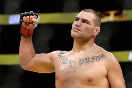 Бывший чемпион UFC объяснил поражение на 26-й секунде боя