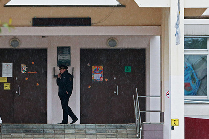 Директора московской школы избили в кабинете металлическим прутом