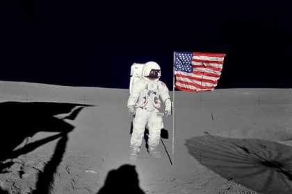 США уточнили год высадки своих астронавтов на Луну