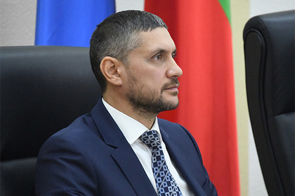 Прослезившийся из жалости к россиянам губернатор уволил трех министров