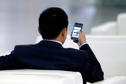 Операторы связи и ФСБ обеспокоились новой технологией для iPhone и Samsung