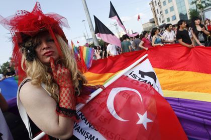 В столице Турции разрешили гей-парады
