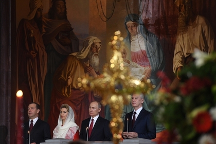 Путин поздравил россиян с Пасхой